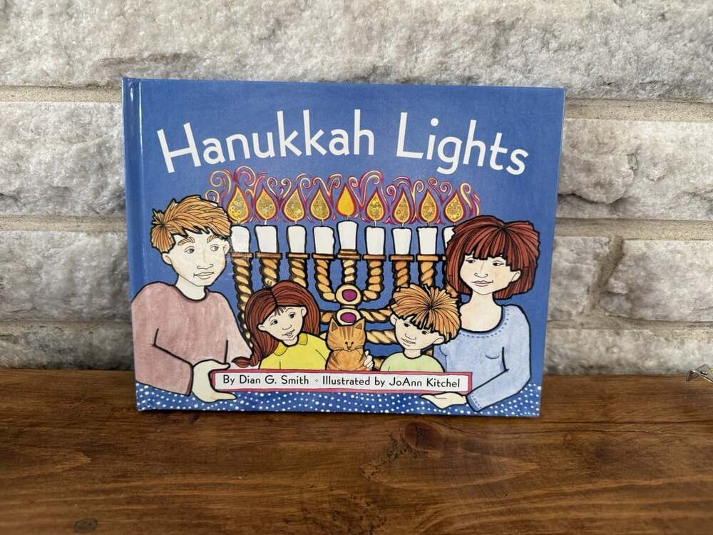 HANUKKAH LIGHTS By Robie Rogge & Joann Kitchel - Hardcover *good Condition*